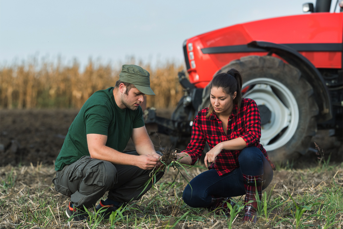 farmers-soil-health