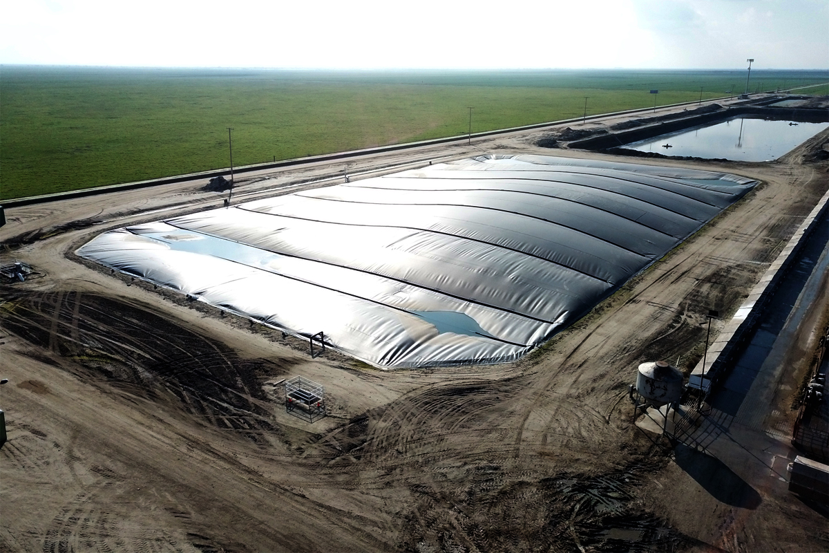 The Riverview Dairy Digester in Pixley, California. It receives manure from roughly 3,000 milk cows, plus replacement stock. (Photo courtesy of Maas Energy Works)