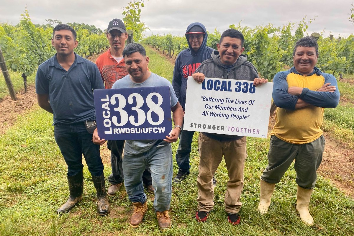 New union members at Pindar Vineyards in Peconic, New York. (Photo courtesy of Local 338 RWDSU/UFCW)