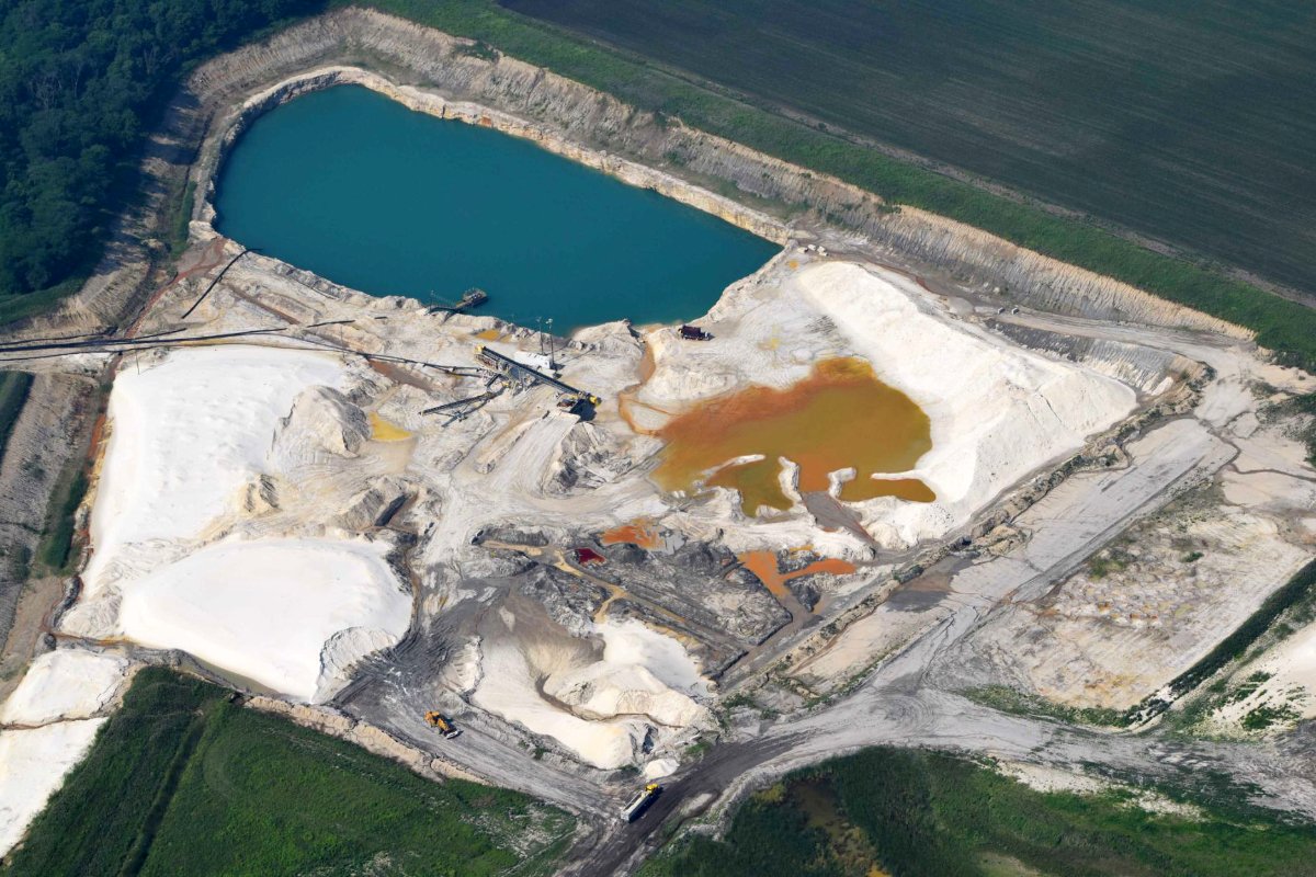 An overhead view of US Silica's frac sand mine in La Salle County, Illinois. This mine is in front of Diane and Phil Gassman's home. (Photo courtesy of Ted Auch)