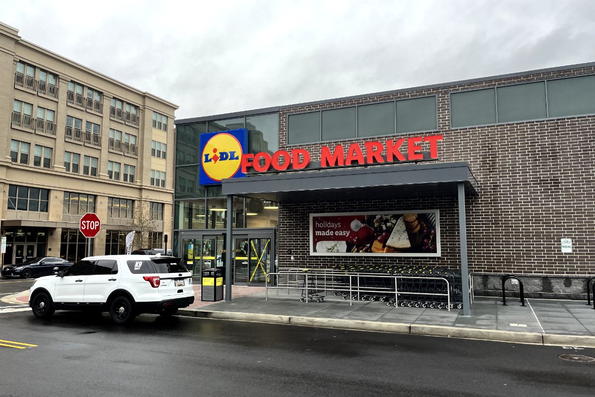 The exterior of the new Lidl food market in Washington, DC. (Photo credit: Ciara O'Brien)