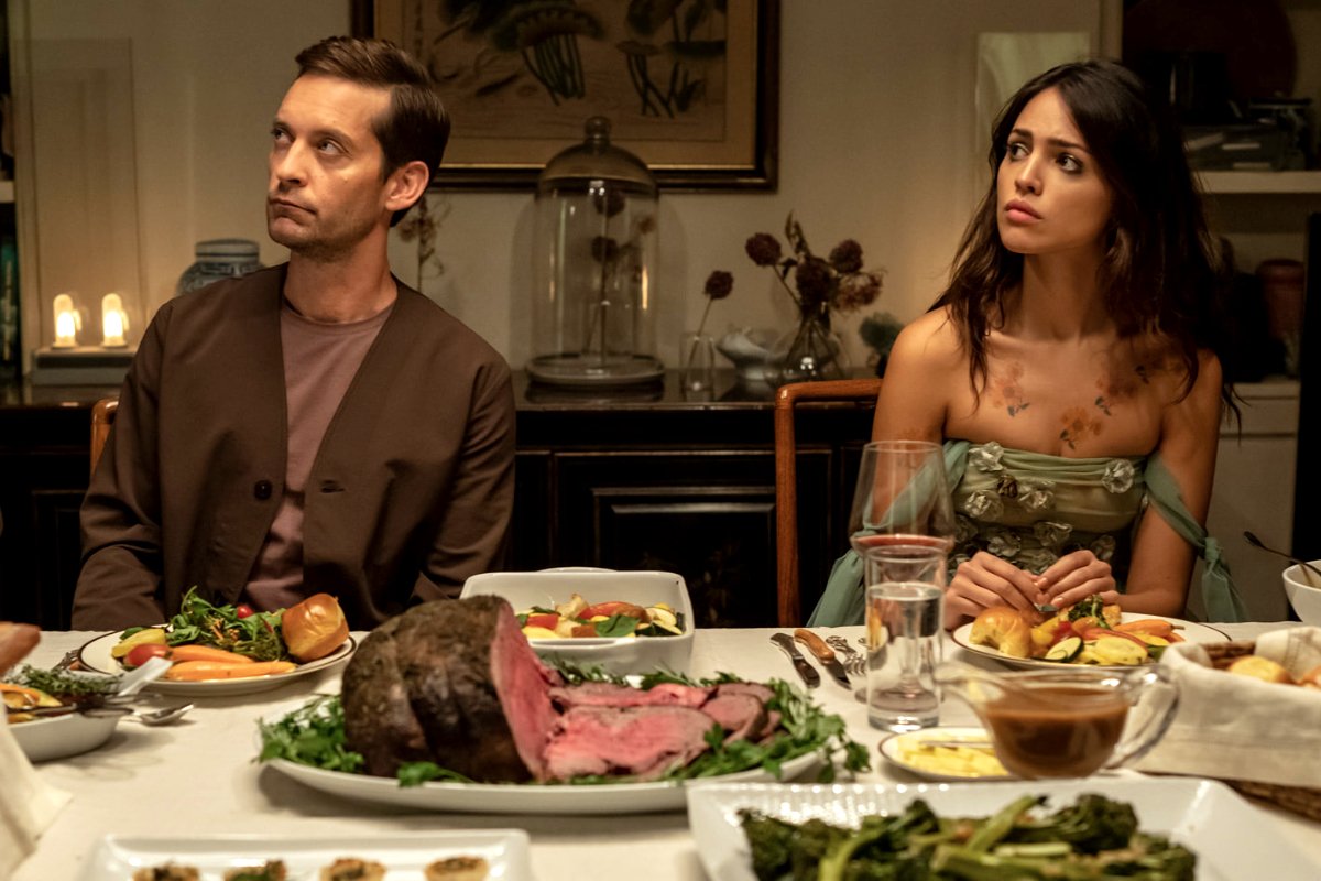 Eiza González and Tobey Maguire in the New Year's dinner episode of 